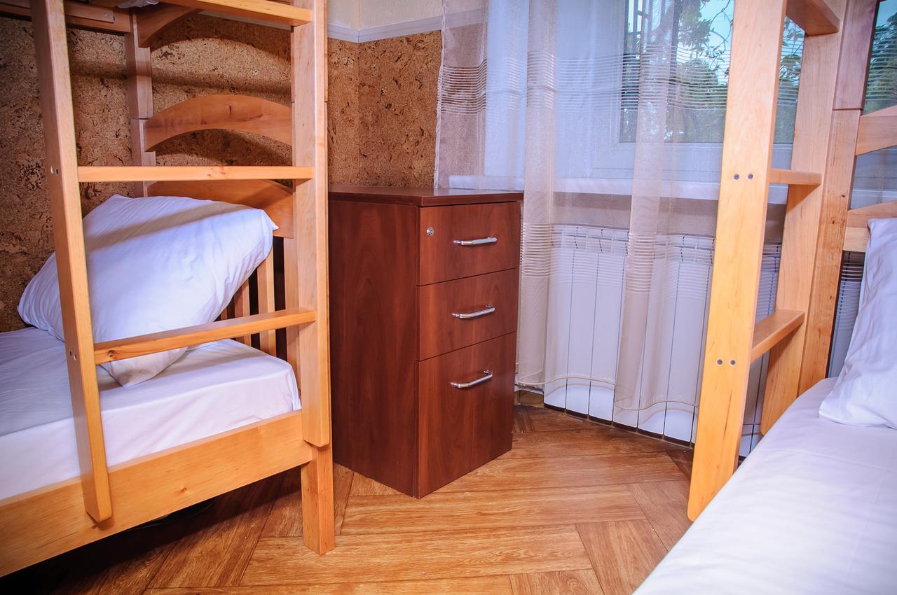 Golden Globus Hostel Kiev Bagian luar foto