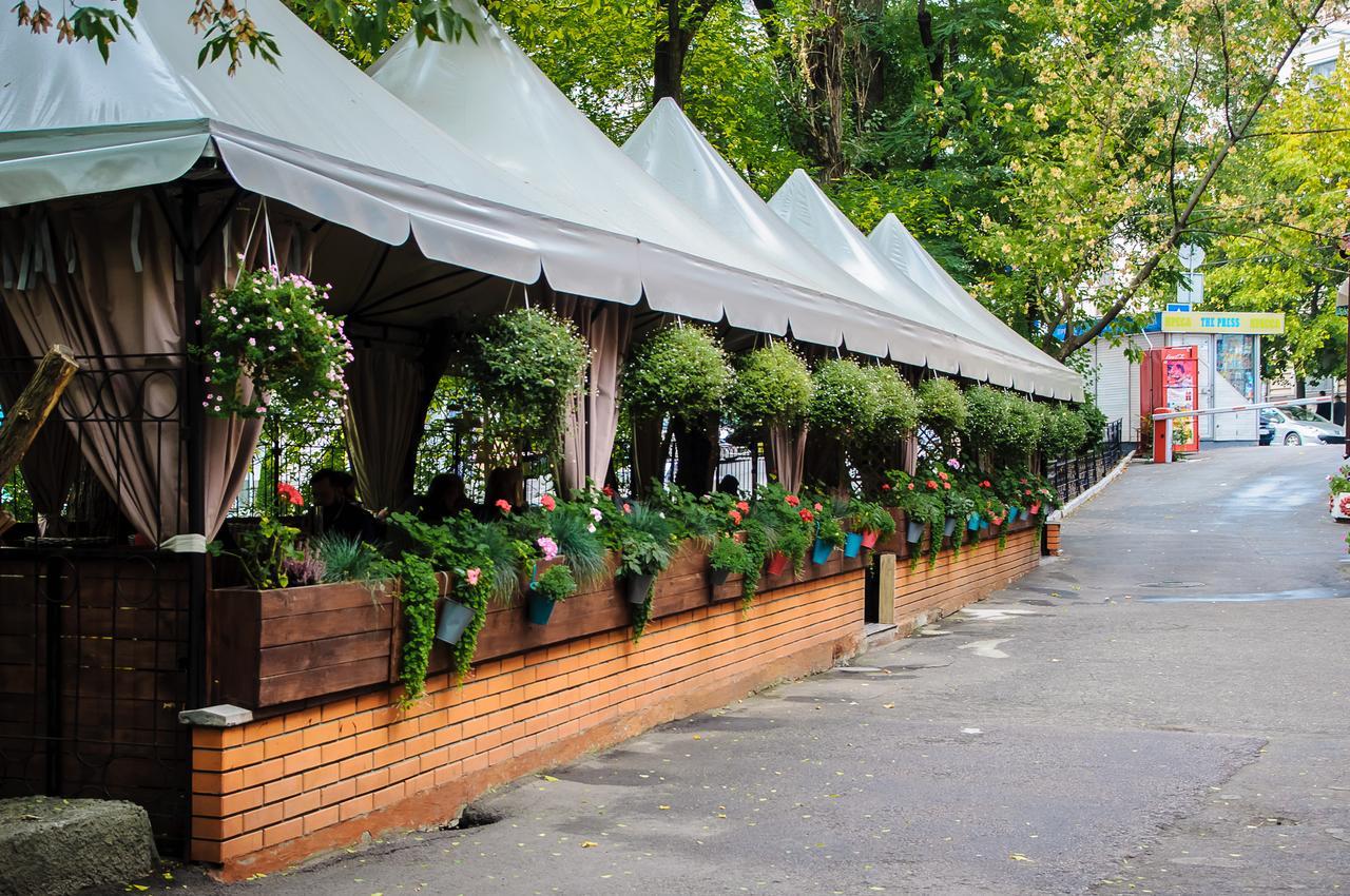 Golden Globus Hostel Kiev Bagian luar foto